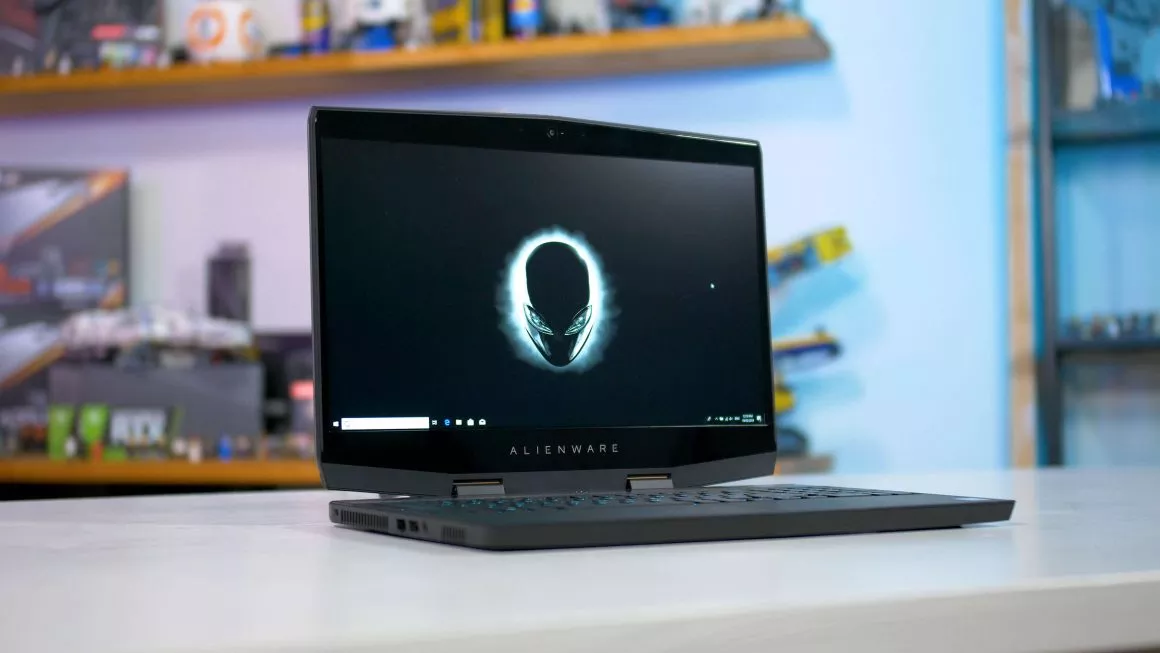 Alienware m15 | Le meilleur ordinateurs portable pour le montage vidéo (4K Compris)